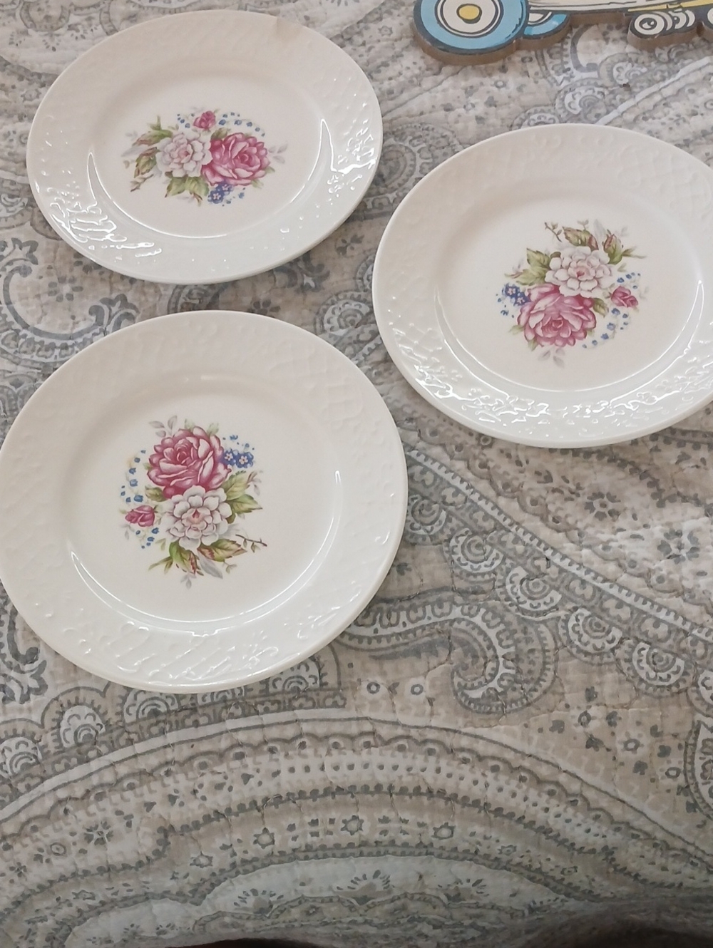 Classic Floral Tea PlatesPlates - Pink Rose Pattern (Set of 3)